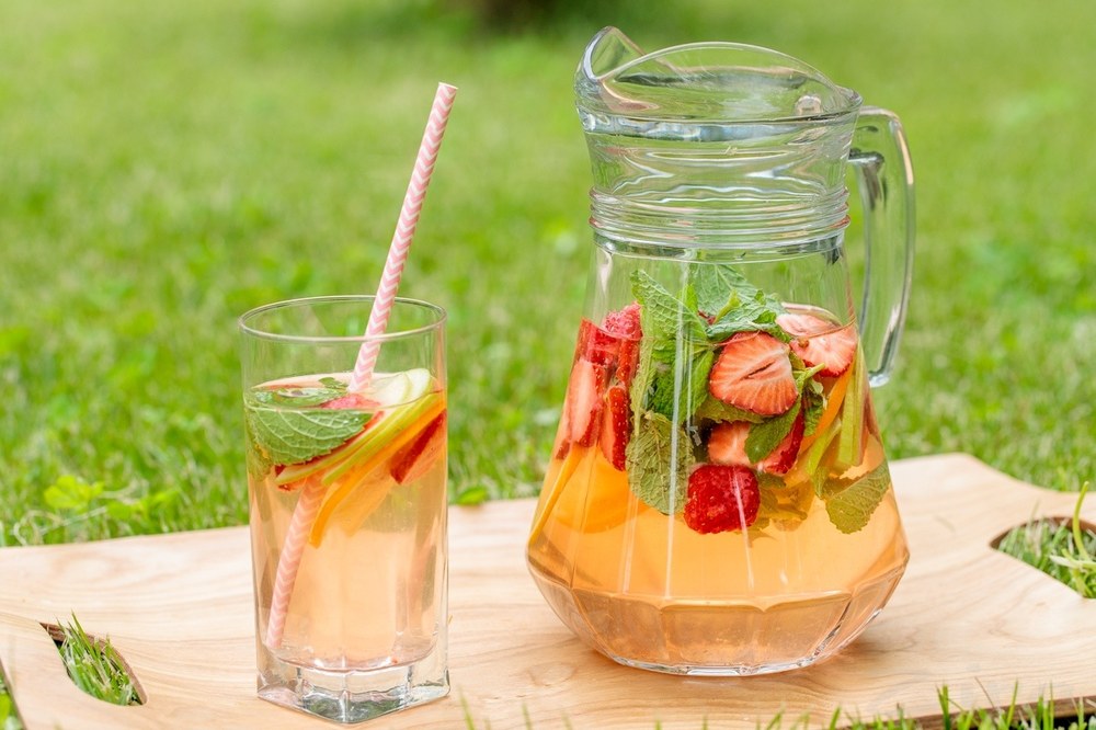 Детокс‑вода – що це і кому підходить