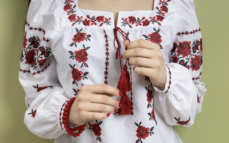 Як підписати фото у вишиванці: 50 ідей, красивих фраз та цитат