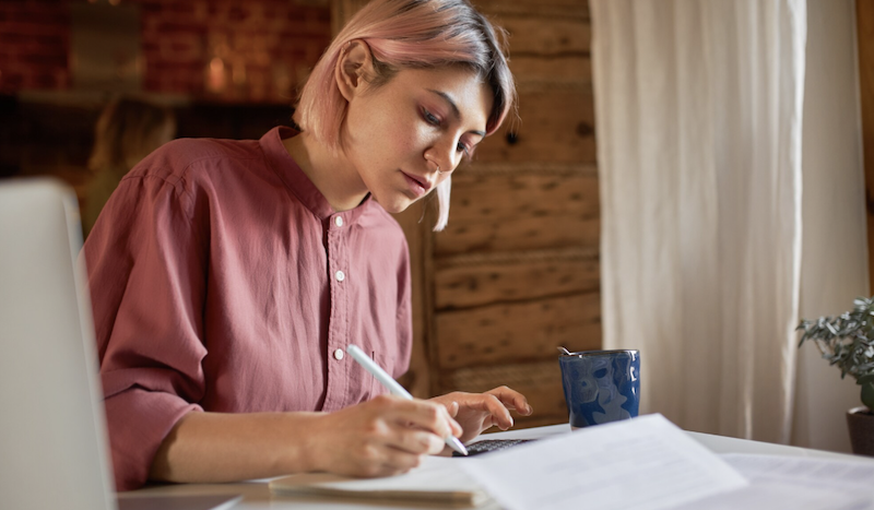 50 прикладів речень з дієприслівниковими зворотами