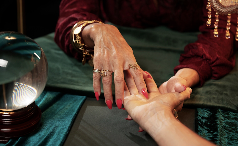 Що означає трикутник на лівій або правій долоні за хіромантією