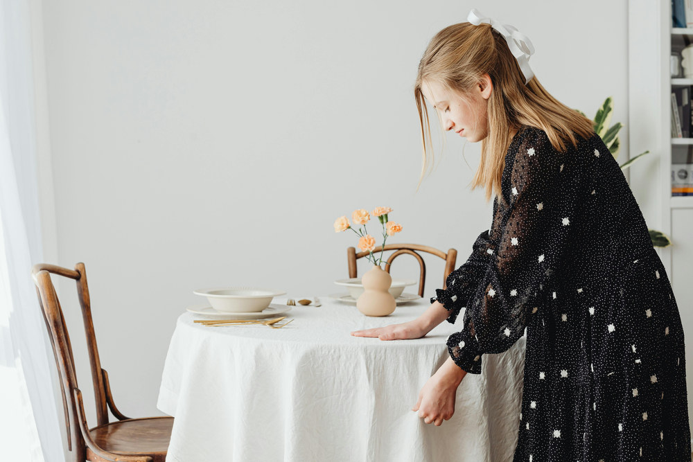 Як прати тефлонову скатертину: правила догляду та виведення плям